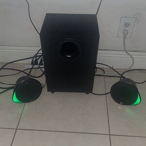 Logitech G560 LIGHTSYNC Bluetooth Gaming Speakers with Game Driven RGB Lighting